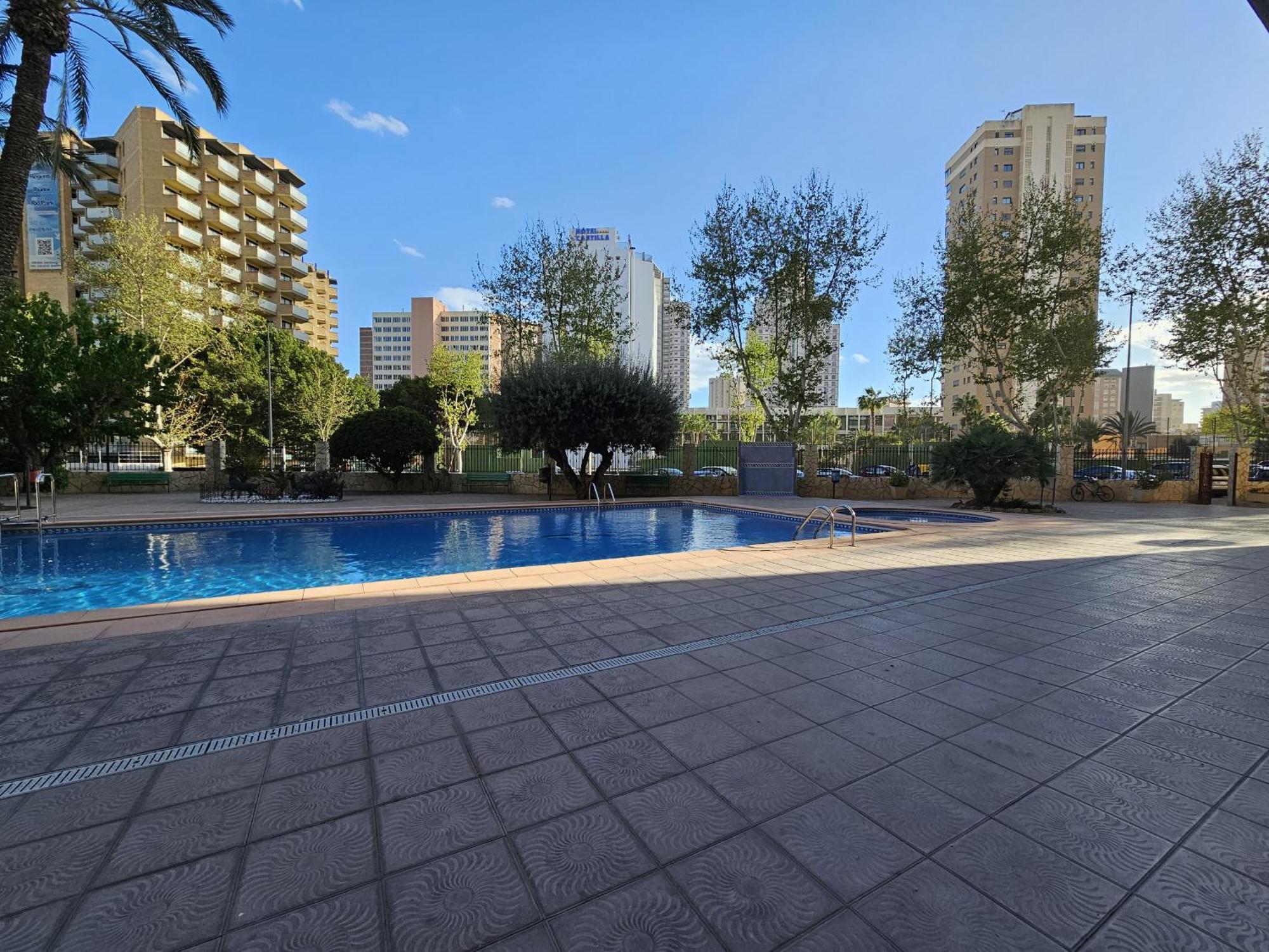 Apartamento Moby Dick If Бенидорм Екстериор снимка